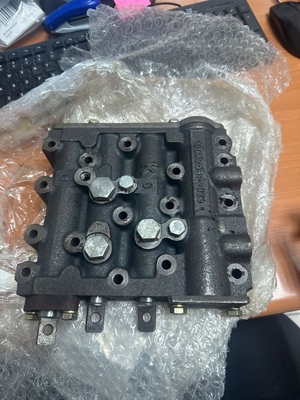 Распределитель КПП 100X2540023